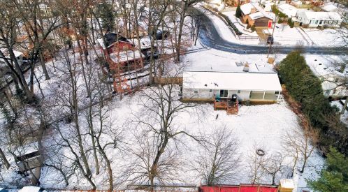 1516 Southlawn Dr, Wyoming MI exterior