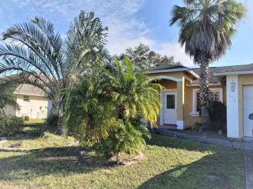 435 Byron St, Fort Pierce, FL 34983-1917