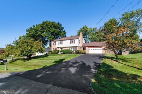 2417 Gate Dr, Silver Spring, MD 20906-2208