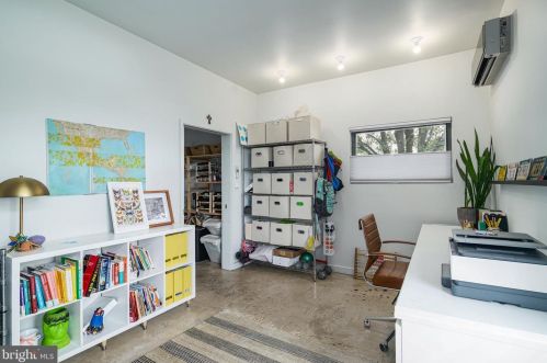 2318 Amber St, Philadelphia PA 19134-0038 exterior