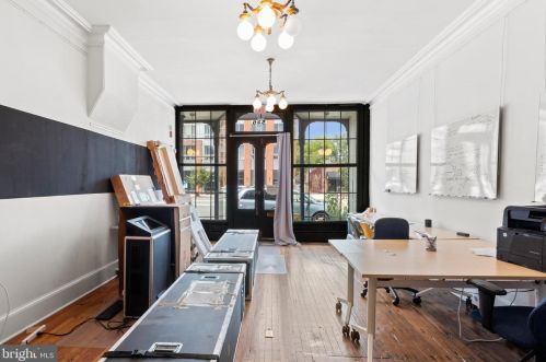 526 Girard Ave, Philadelphia PA 19130-1617 exterior