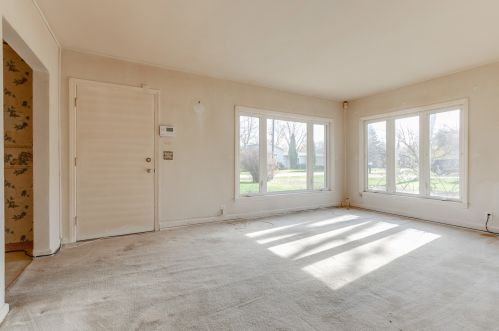 38034 North Shore Ave, Waukegan IL 60087-1647 exterior