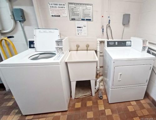 1867 Kaioo Dr, Honolulu HI 96815-1069 exterior