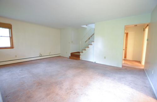 2619 Chevy Chase Dr, Joliet, IL 60435-1318