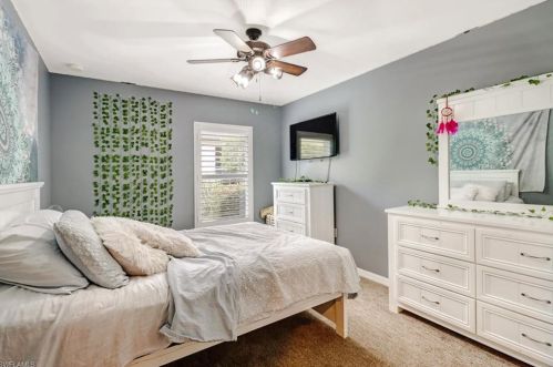 2121 Fairmont Ln, Naples FL 34120-4575 exterior