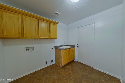 2602 Cavalry Dr, Phoenix AZ 85086-6616 exterior