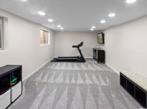 8160 1715, Sandy UT 84093-6852 exterior