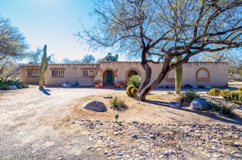 11240 Quick Draw Pl, Tucson, AZ 85749-9551