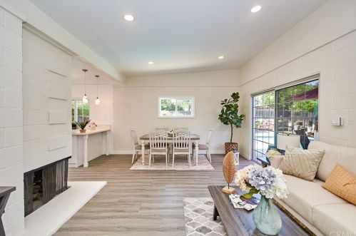 511 Rosslynn Ave, Fullerton CA  92832-2725 exterior