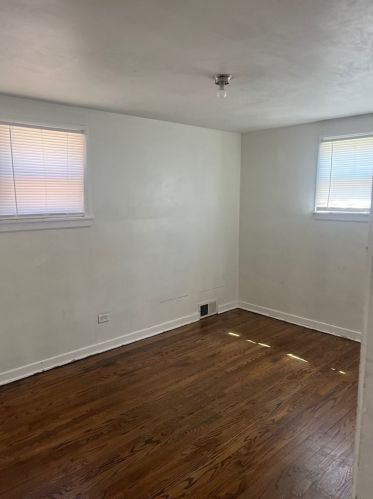 14211 Wallace Ave, Chicago IL 60827-1143 exterior