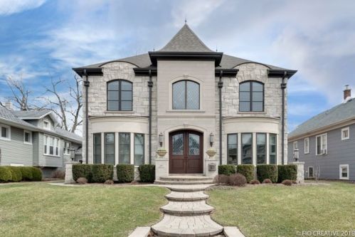 247 Indiana St, Elmhurst, IL 60126-2420