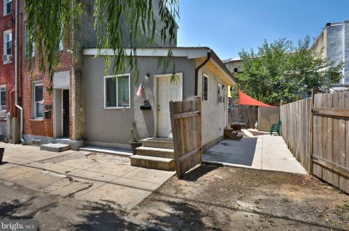 1524 Leithgow St, Philadelphia PA 19147-1514 exterior