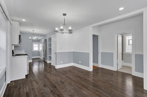 8232 Ridgeland Ave, Chicago IL  60617-1744 exterior