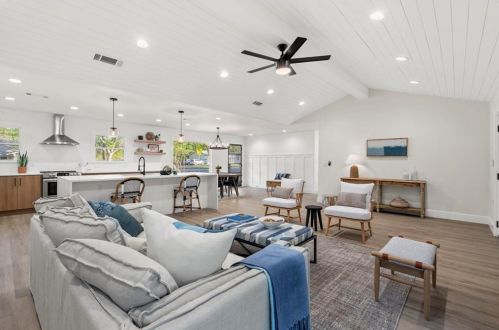 5006 Buffalo Pass, Austin TX 78745-2832 exterior