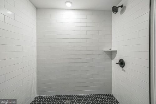 1702 22nd St, Philadelphia PA 19140-3831 exterior