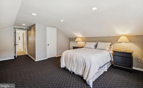 1006 Farm Haven Dr, Rockville MD 20852-4244 exterior