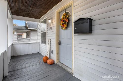 409 Washington Ave, Meskegon MI 49441-2472 exterior