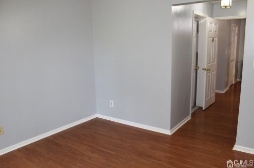 922 Waterford Dr, Edison NJ  08817-1910 exterior