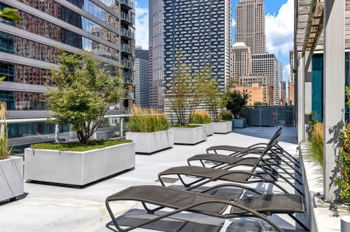 611 Wells St, Chicago IL  60607-4782 exterior