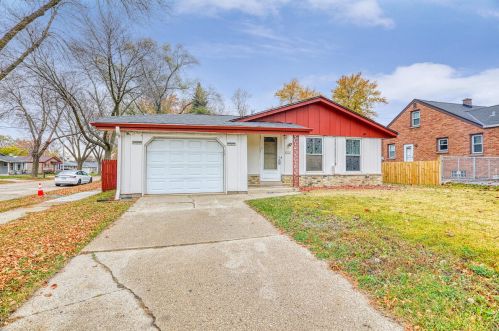 2522 College Ave, Milwaukee, WI 53221-4938