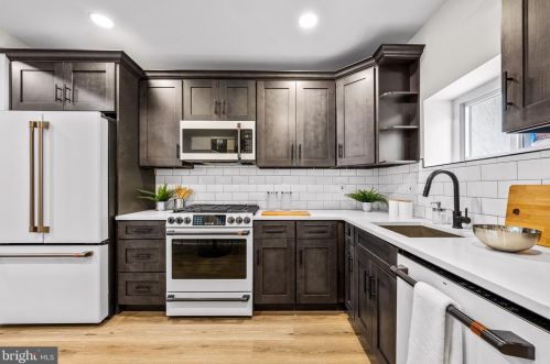 831 Greenwich St, Philadelphia PA 19147-6409 exterior