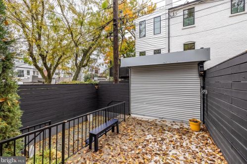 1818 37th St, Washington DC  20007-2238 exterior