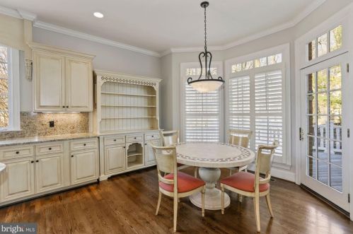 5802 Bent Twig Rd, Mc Lean VA 22101-1806 exterior