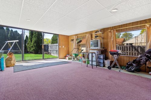 3633 100, Milwaukee WI 53222-2430 exterior