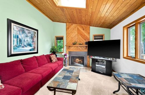 5225 1st Ave, Duluth, MN 55803-9469