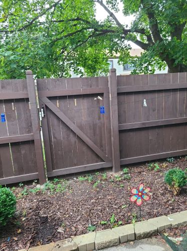 8323 107th St, Milwaukee, WI 53224-2515