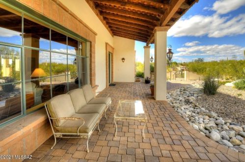 4820 Camino Escuela, Tucson AZ 85718-5914 exterior