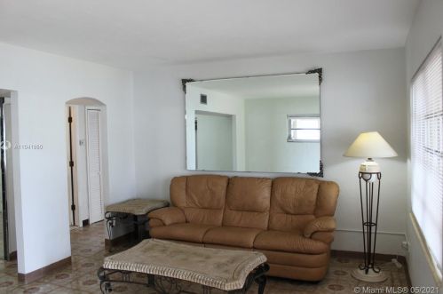 971 18th St, Hialeah FL  33010-2322 exterior