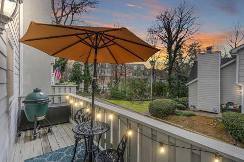 1240 Defoor Ct, Atlanta GA 30318-2967 exterior