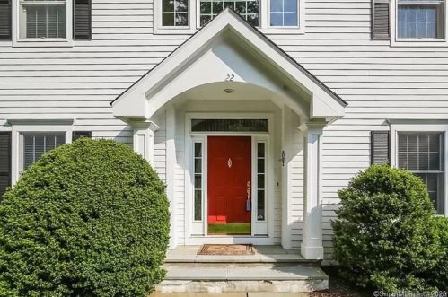 22 Crowne Pond Ln, Wilton, CT 06897-3029