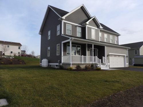 514 Louise St, Woonsocket, RI 02895-6654