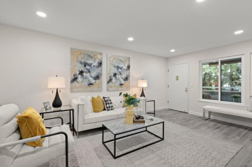 858 La Barbera Dr, San Jose, CA 95126-3931