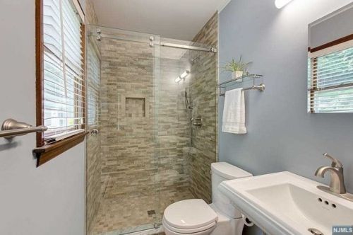 36 Saddle River Rd, Upper Saddle River NJ  07458-3205 exterior