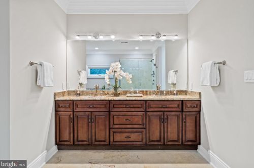 1645 Kirby Rd, Mc Lean VA  22101-3240 exterior