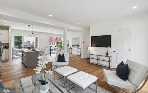 2014 5th St, Philadelphia, PA 19148-2549