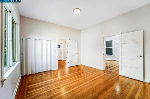 2584 Martin Luther King Jr Way, Berkeley CA 94704-2618 exterior