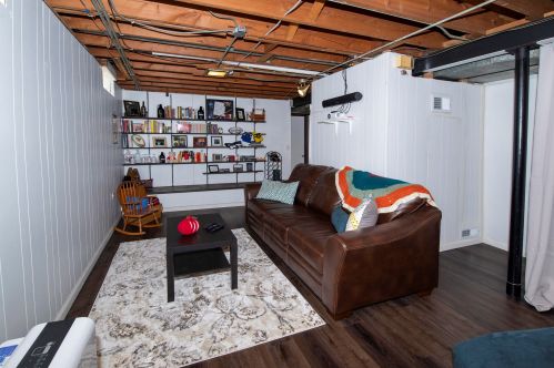 3842 84, Milwaukee WI 53228-1706 exterior