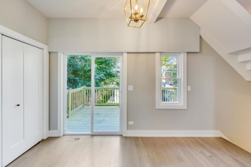 3800 Eddy St, Chicago IL  60618-5014 exterior