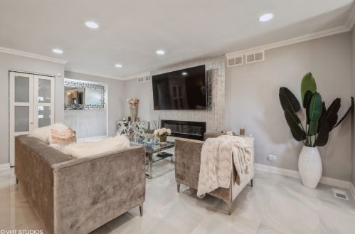 9438 Prairie Ave, Chicago IL  60619-7220 exterior