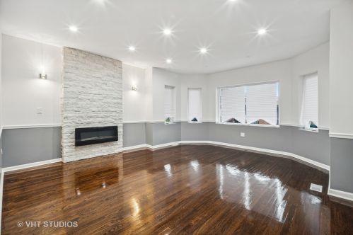 8232 Luella Ave, Chicago IL 60617-1842 exterior