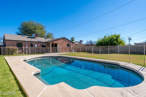 4220 16 Dr, Phoenix AZ 85015-1426 exterior