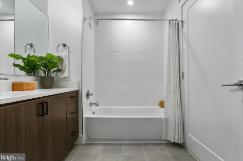 5230 Georgia Ave, Washington DC 20011-3924 exterior