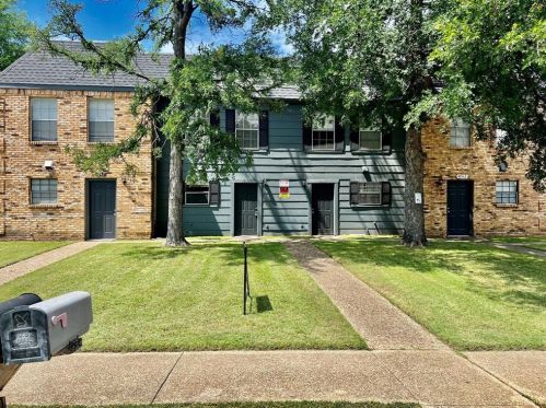 4047 Country Club Dr, Irving TX  75038-6604 exterior