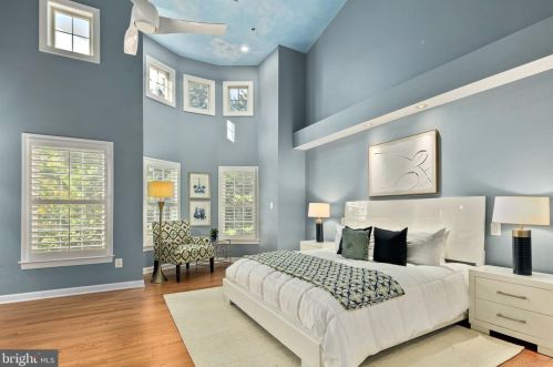 1822 Fonthill Ct, Mc Lean VA 22102-4792 exterior