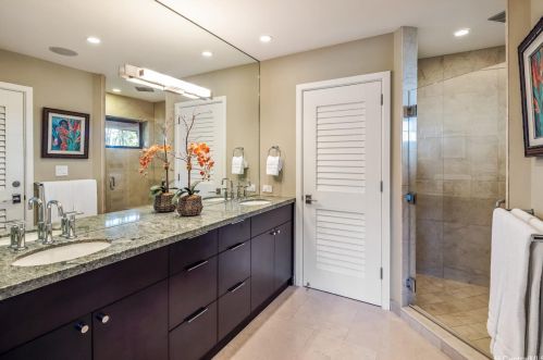 2984 Makalei Pl, Honolulu HI 96815-4743 exterior