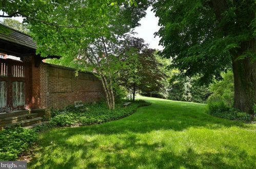 455 Chestnut Hill Ave, Philadelphia PA 19118-2712 exterior